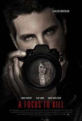 Постер к фильму 'Он смотрит' онлайн бесплатно в 720р и HD